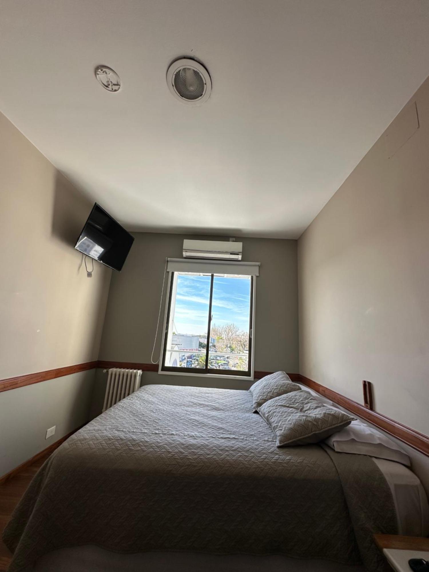 Hotel Vicente Lopez Exterior photo
