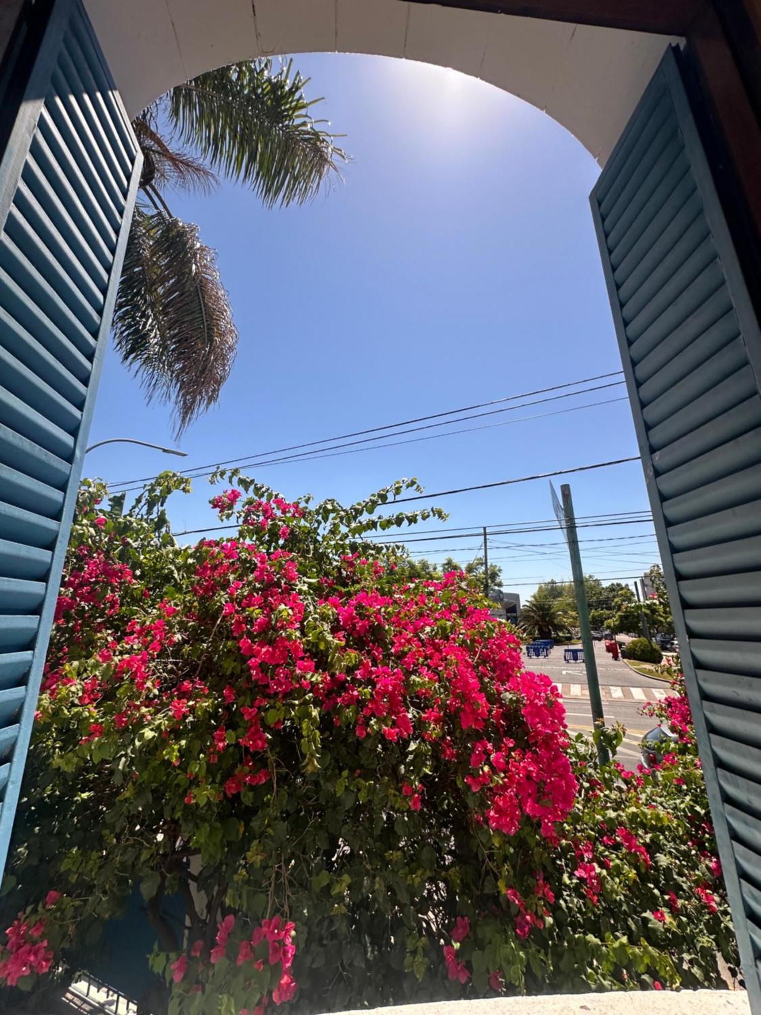 Hotel Vicente Lopez Exterior photo